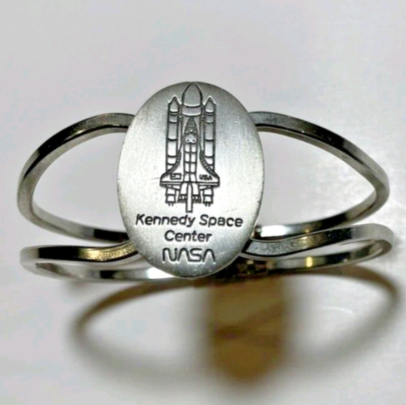 NASA Jewelry - NASA Bracelet  Kennedy Space Center  Silver Tone Collectible